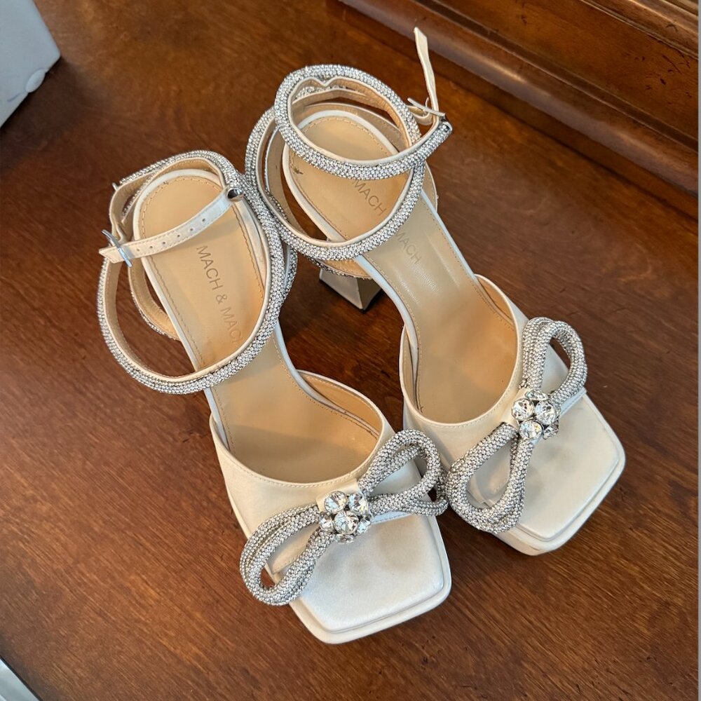 Mach & Mach double bow white platform heels - Picture 7 of 9